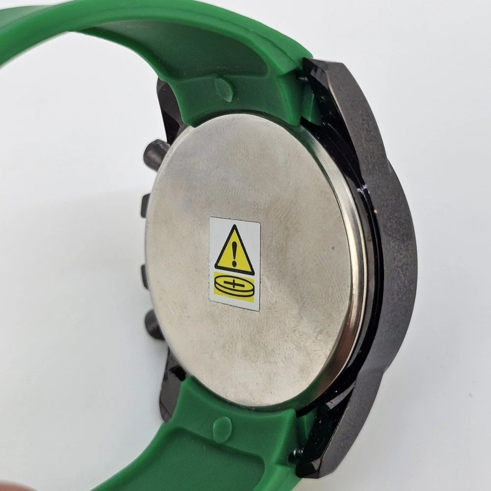 Men's Analog‎ Watch 45MM Black Dial Green Plastic Bands New Battery